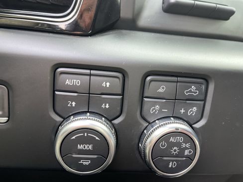 Used 2022 GMC Sierra 1500 AT4 w/ AT4 Premium Package image 18