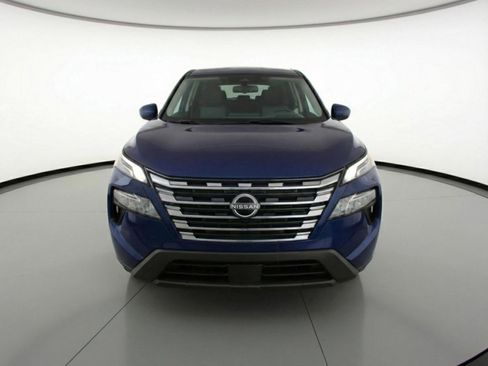 Used 2025 Nissan Rogue SV FWD image 2