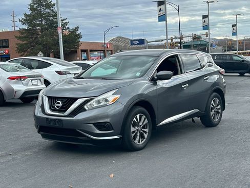 Used 2017 Nissan Murano S image 9