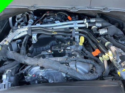 Used 2025 Ford Explorer Active image 29