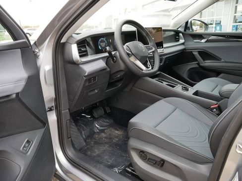 New 2025 Volkswagen Tiguan SE AWD/4WD image 7