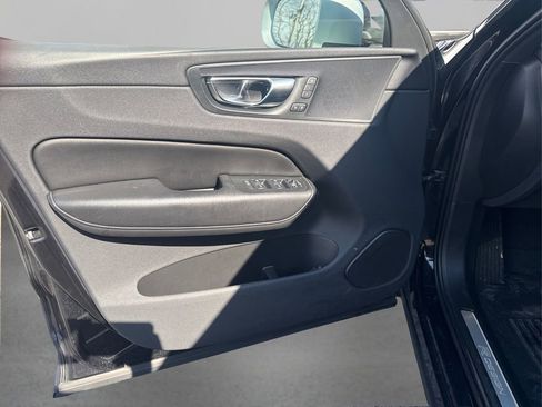 Used 2018 Volvo XC60 T5 R-Design w/ Convenience Package image 23