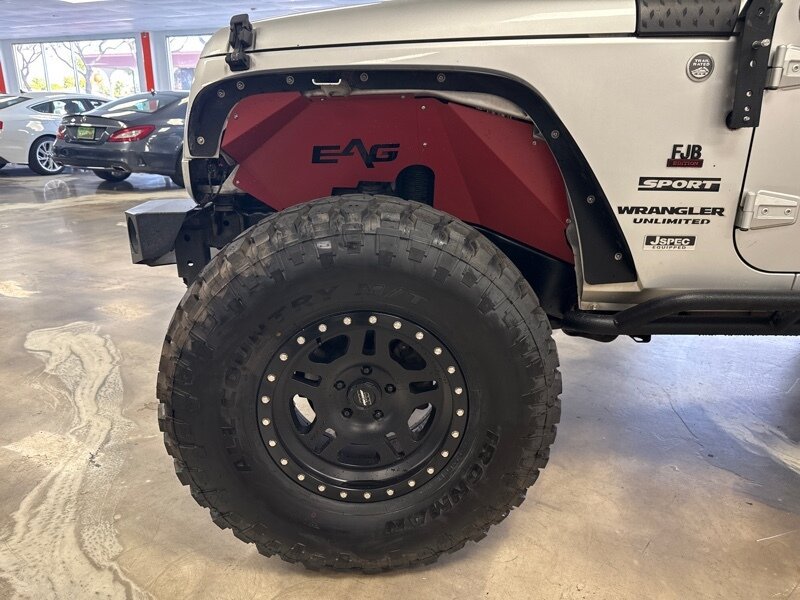Used 2010 Jeep Wrangler Unlimited Sport AWD/4WD image 2