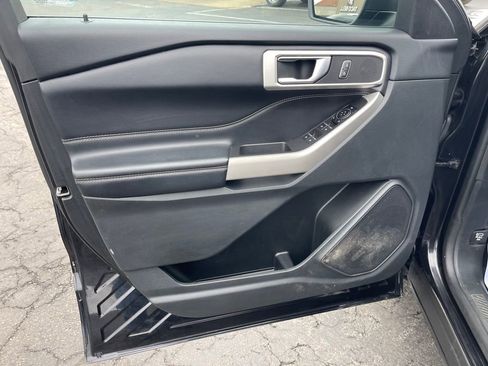 Used 2022 Ford Explorer XLT w/ Equipment Group 202A image 22