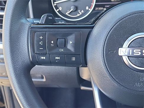 Certified 2023 Nissan Rogue SV image 9