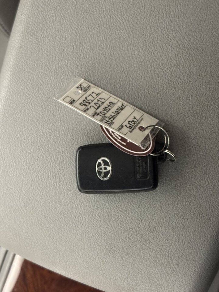 Used 2013 Toyota Highlander Limited AWD/4WD image 31