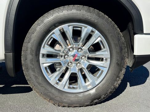 Used 2025 GMC Sierra 1500 Denali image 14