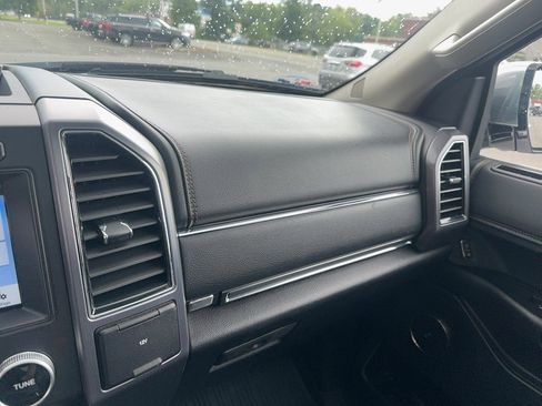 Used 2018 Ford Expedition Platinum AWD/4WD image 35