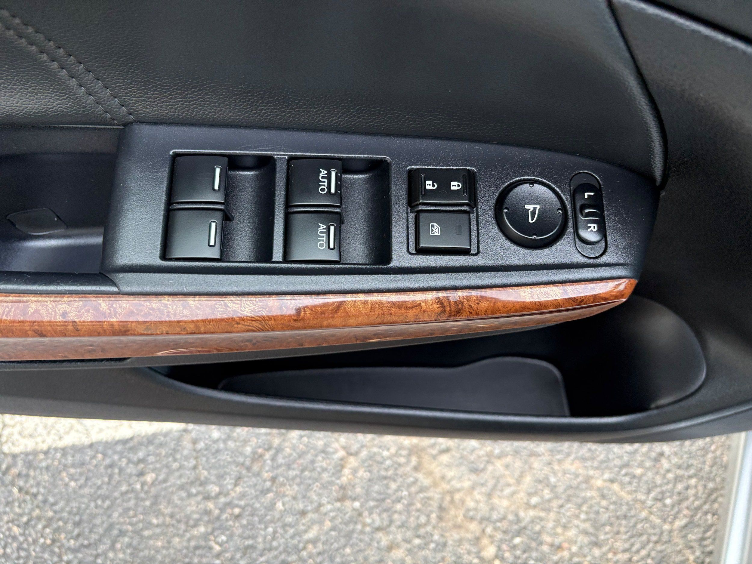 Used 2011 Honda Accord EX-L image 39