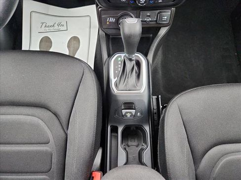 Used 2021 Jeep Renegade Latitude w/ Convenience Group image 20