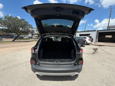 Used 2022 Ford Escape SE w/ Convenience Package FWD image 26