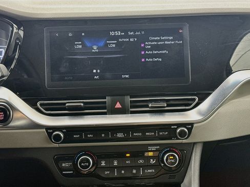 Used 2022 Kia Niro EX Premium FWD image 24