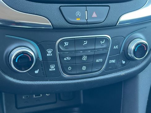 Used 2024 Chevrolet Equinox LT image 17