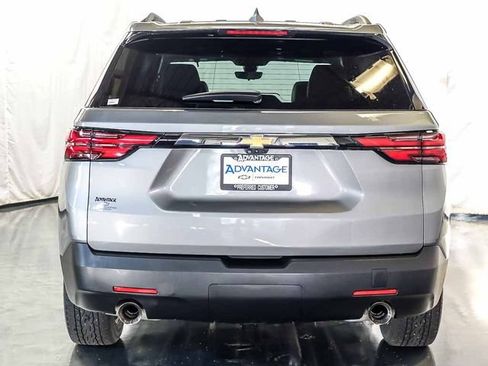 Used 2023 Chevrolet Traverse LT w/ LT Premium Package AWD/4WD image 8