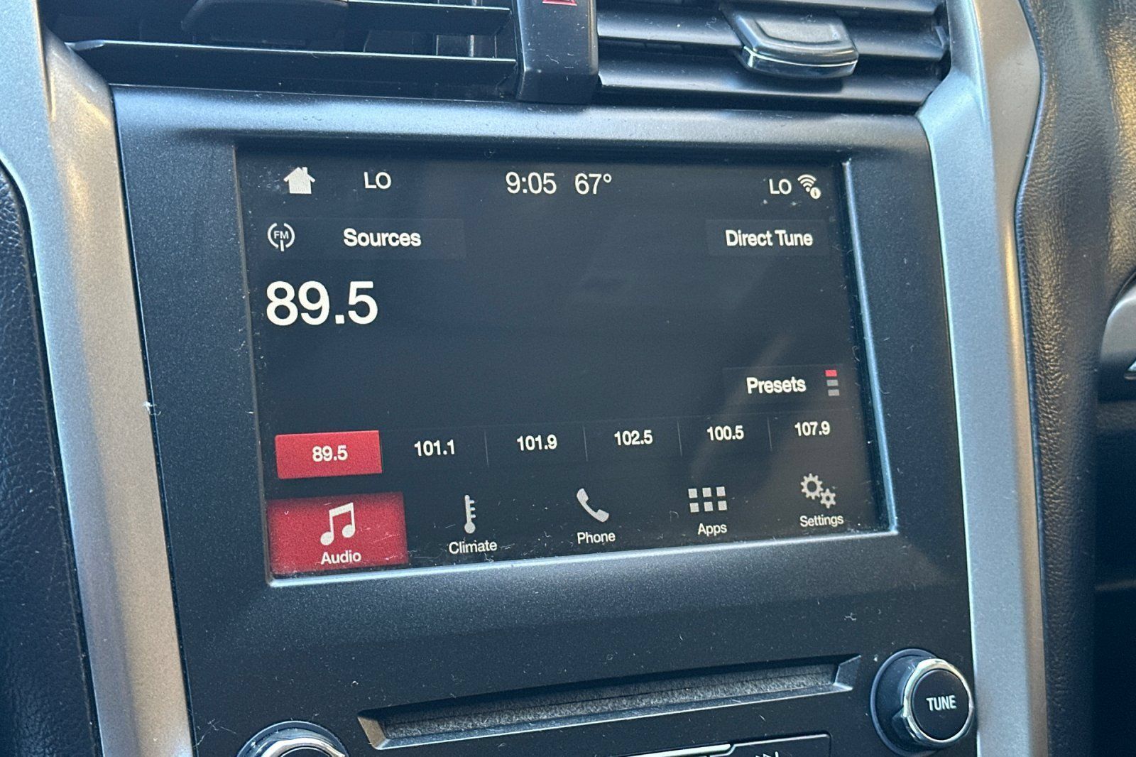 Used 2017 Ford Fusion SE w/ Fusion SE Technology Package FWD image 22