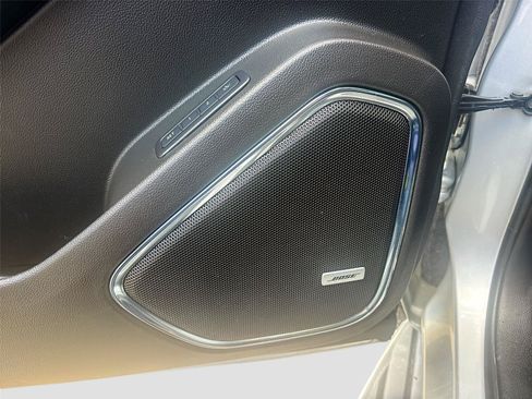 Used 2018 Chevrolet Suburban Premier RWD image 18