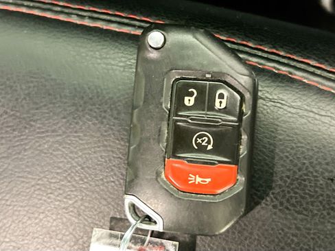 Used 2021 Jeep Gladiator Rubicon image 35