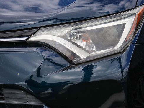 Used 2018 Toyota RAV4 XLE w/ Plus Extra Value Package FWD image 2
