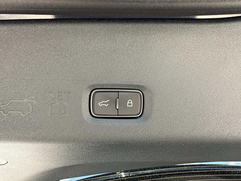 New 2026 Lincoln Navigator Reserve AWD/4WD image 12