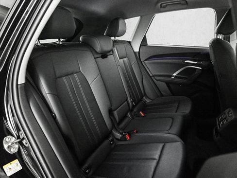 Certified 2025 Audi Q5 Premium w/ Convenience Package AWD/4WD image 20