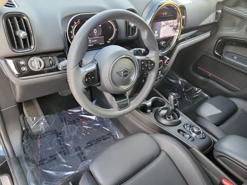 Used 2024 MINI Cooper Countryman S w/ Premium Package FWD image 13