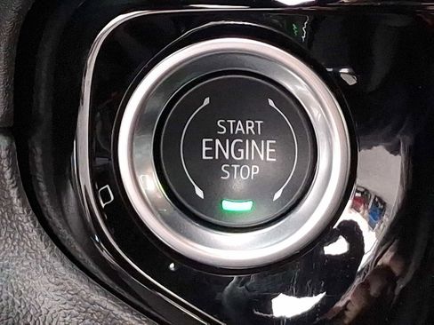 Used 2025 GMC Sierra 1500 Elevation image 23