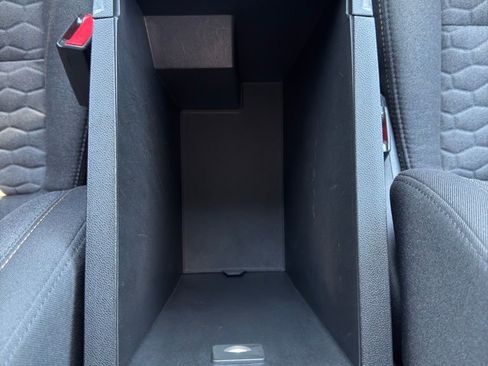 Used 2019 Chevrolet Equinox LT FWD image 25