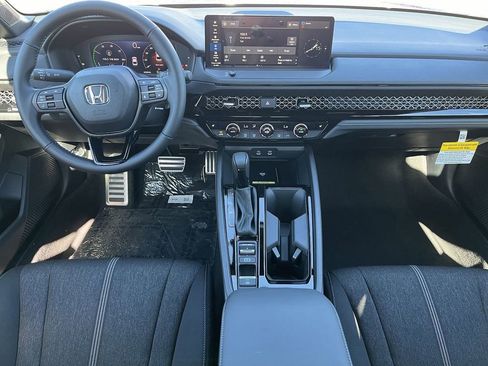 Used 2025 Honda Accord Sport image 7