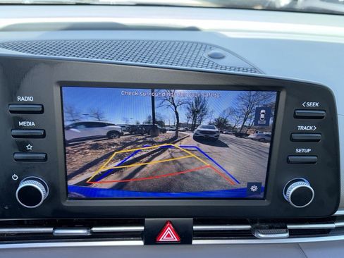 Used 2023 Hyundai Elantra SEL image 12