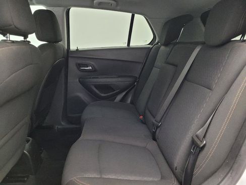 Used 2020 Chevrolet Trax LS w/ Fleet Convenience Package AWD/4WD image 18