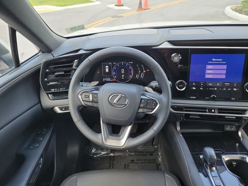 Certified 2024 Lexus RX 350 FWD w/ Technology Package image 16