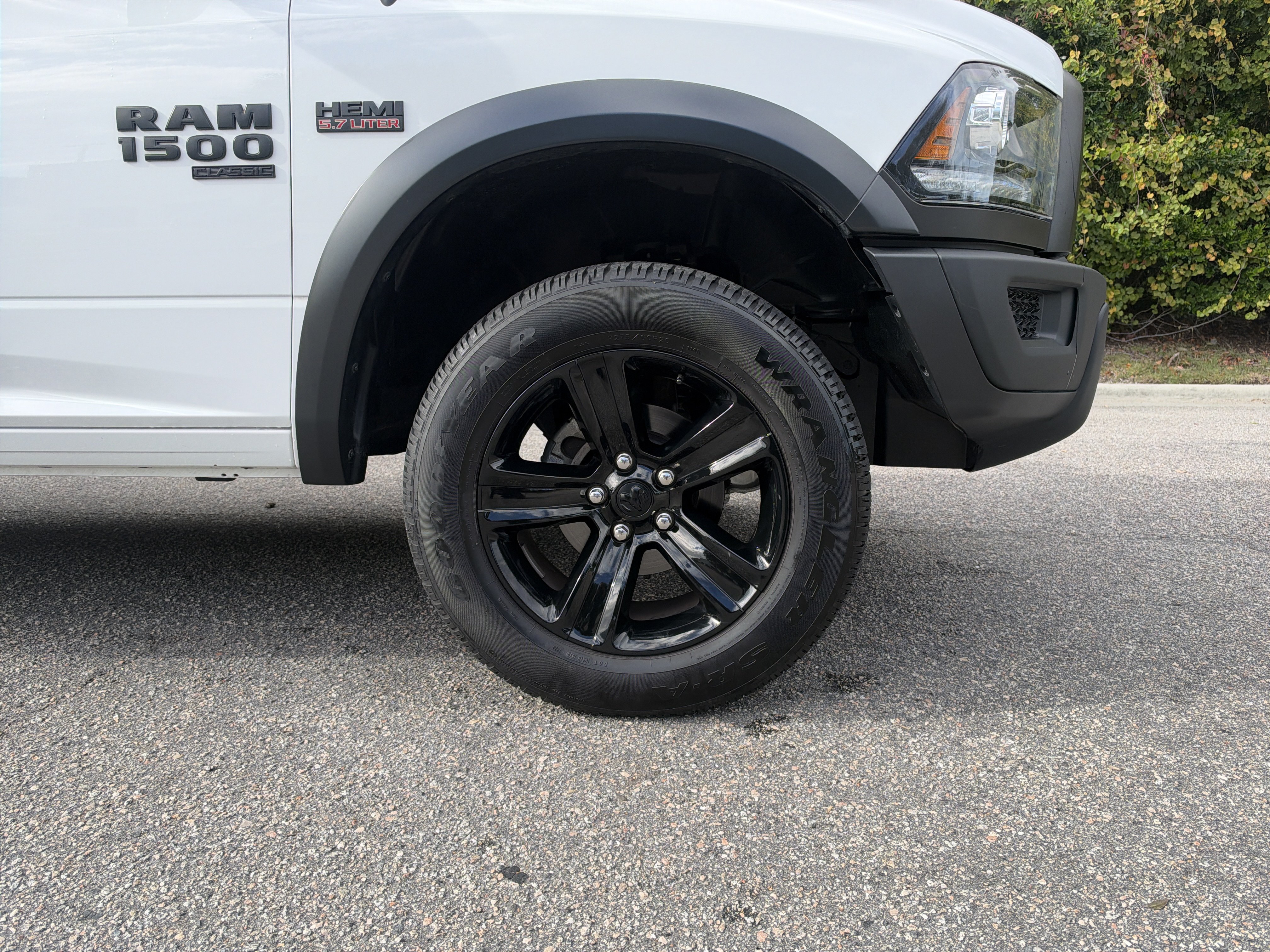 Used 2024 RAM 1500 Warlock AWD/4WD image 12