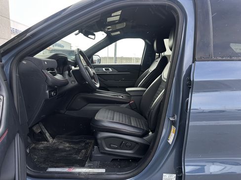 Used 2025 Ford Explorer ST-Line w/ Premium Package image 7