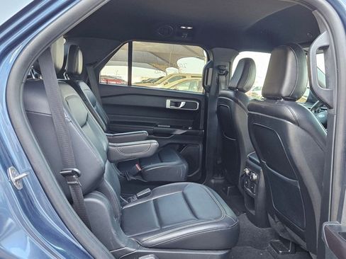 Used 2020 Ford Explorer XLT w/ Equipment Group 202A RWD image 14