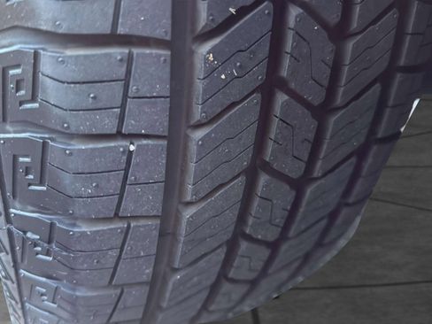 Used 2019 Toyota Highlander LE image 46