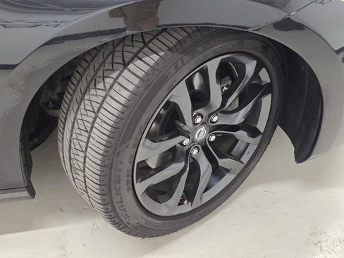 Used 2017 Nissan 370Z Coupe RWD image 40
