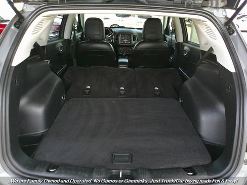 Used 2020 Jeep Compass Trailhawk w/ Cold Weather Group image 10