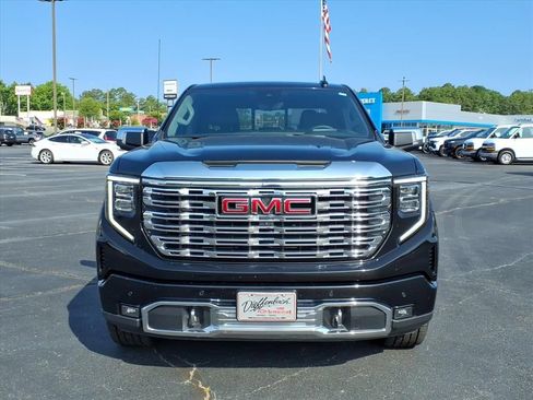 Used 2024 GMC Sierra 1500 Denali w/ Denali Reserve Package AWD/4WD image 2