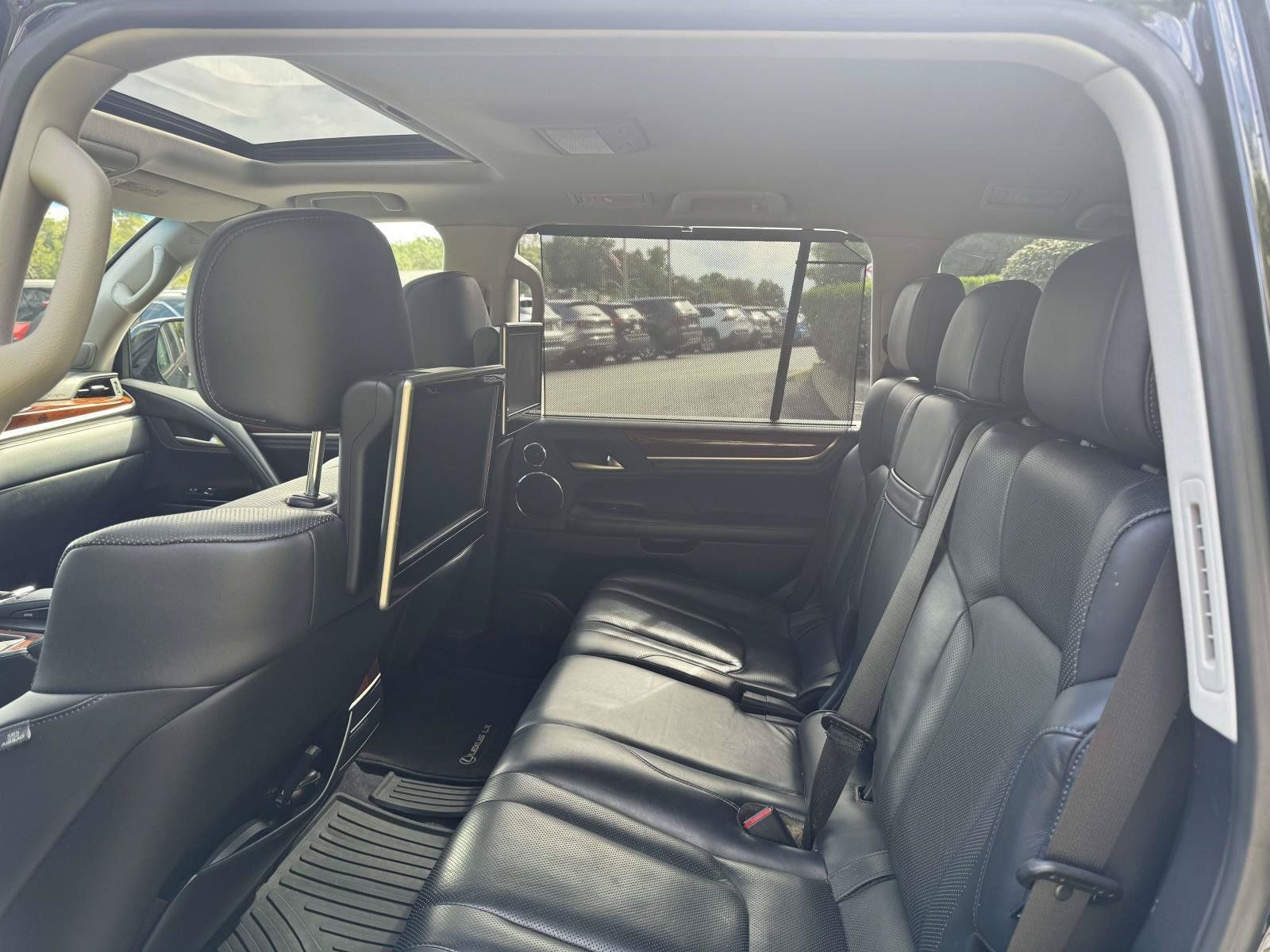 Used 2017 Lexus LX 570 4WD w/ Luxury Package image 13