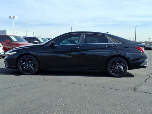 New 2026 Hyundai Elantra SEL Sport FWD image 2