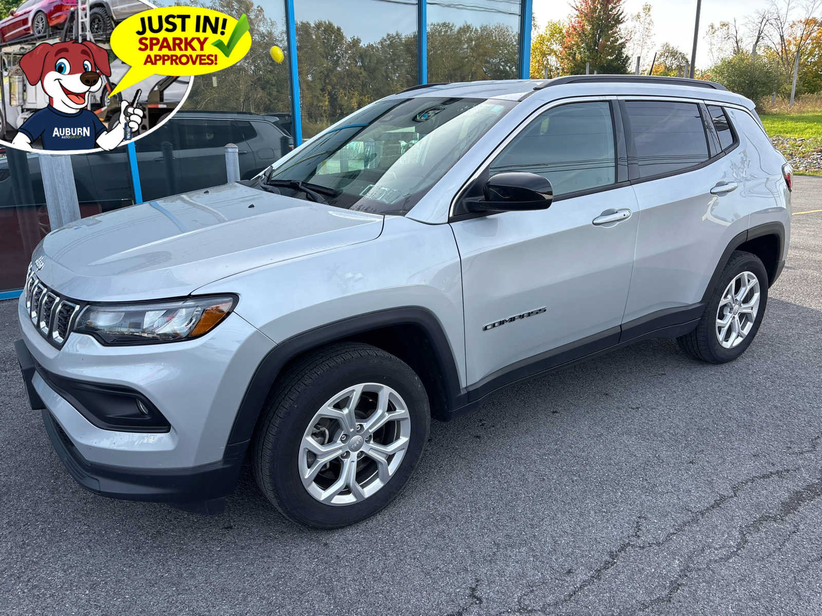 Used 2024 Jeep Compass Latitude w/ Convenience Group AWD/4WD image 1