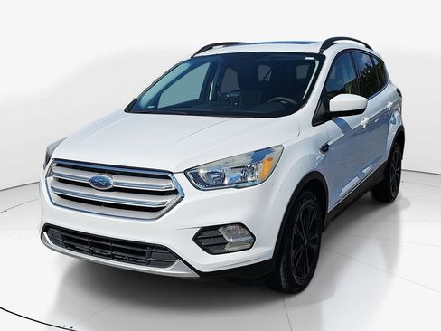 Used 2018 Ford Escape SE FWD image 11