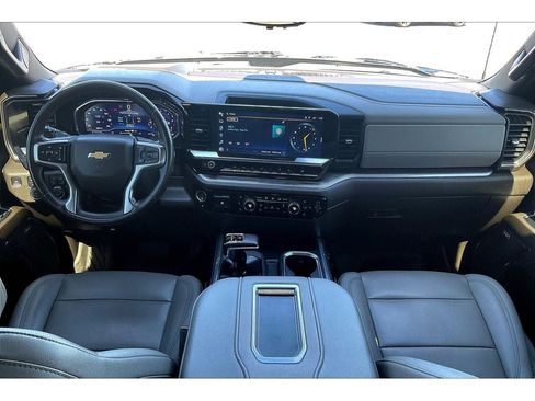 Used 2022 Chevrolet Silverado 1500 LTZ w/ LTZ Premium Package image 16