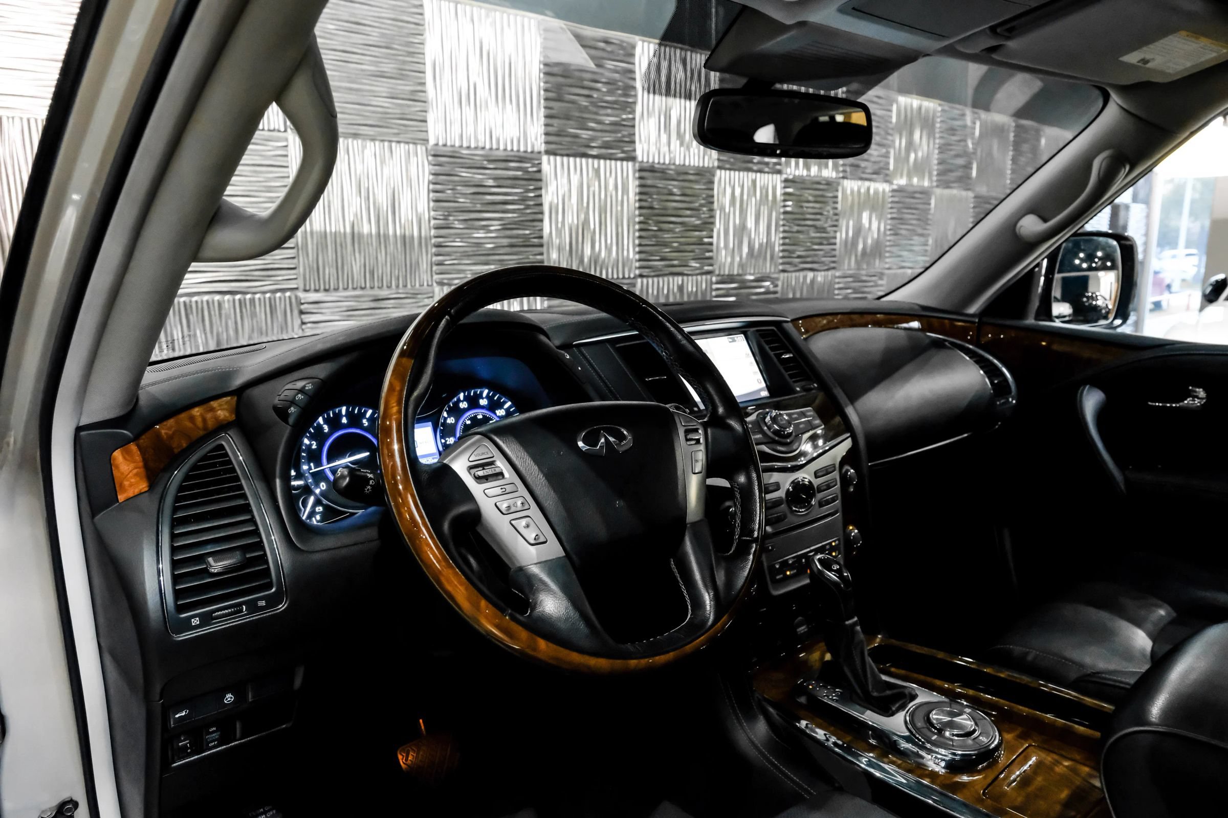 Used 2019 INFINITI QX80 2WD image 3