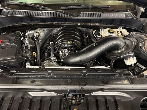 Used 2019 Chevrolet Silverado 1500 Custom Trail Boss AWD/4WD image 10