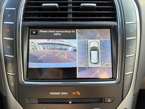 Used 2018 Lincoln MKX Reserve image 25