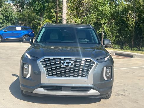 Used 2022 Hyundai Palisade Limited FWD image 2