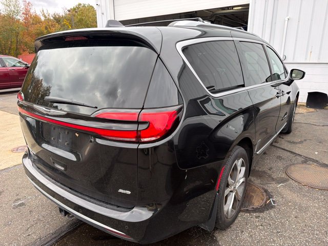 Used 2021 Chrysler Pacifica Pinnacle AWD/4WD image 3