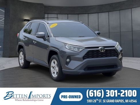 Used 2021 Toyota RAV4 XLE AWD/4WD image 1
