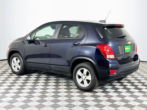 Used 2021 Chevrolet Trax LS w/ Tint and Cruise Package AWD/4WD image 6